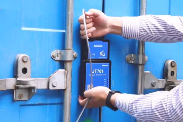 Moving Beyond Conventional Locks: Adopting GPS Tracking Seal Technologies